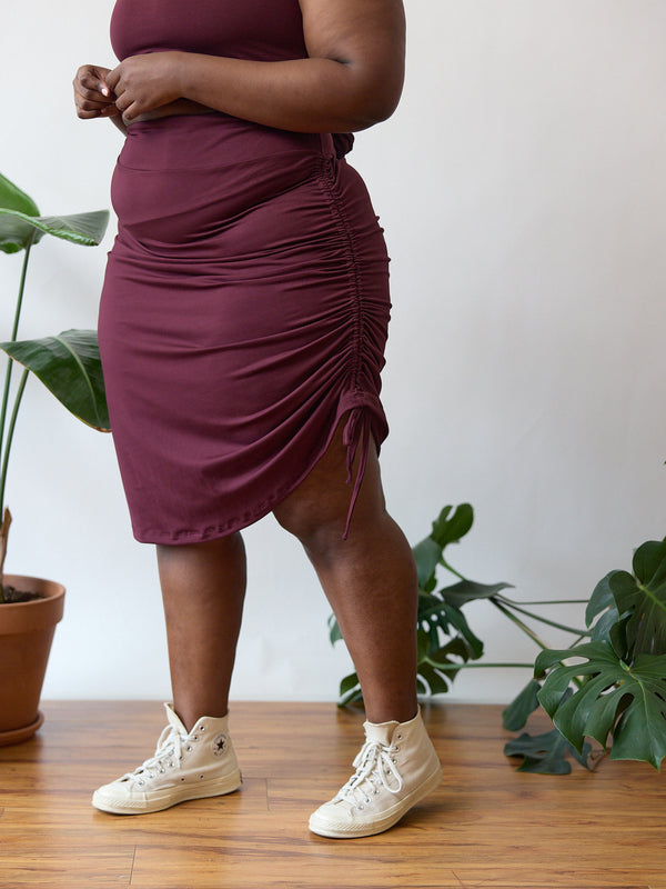 Ethical and sustainable clothing made in Canada - Skirt made in Vancouver from sustainable materials - Maxi Skirt in bamboo - plus size - size inclusive 