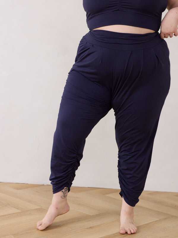 Ink Free Label Sunday Crop, best bamboo pant for plus size