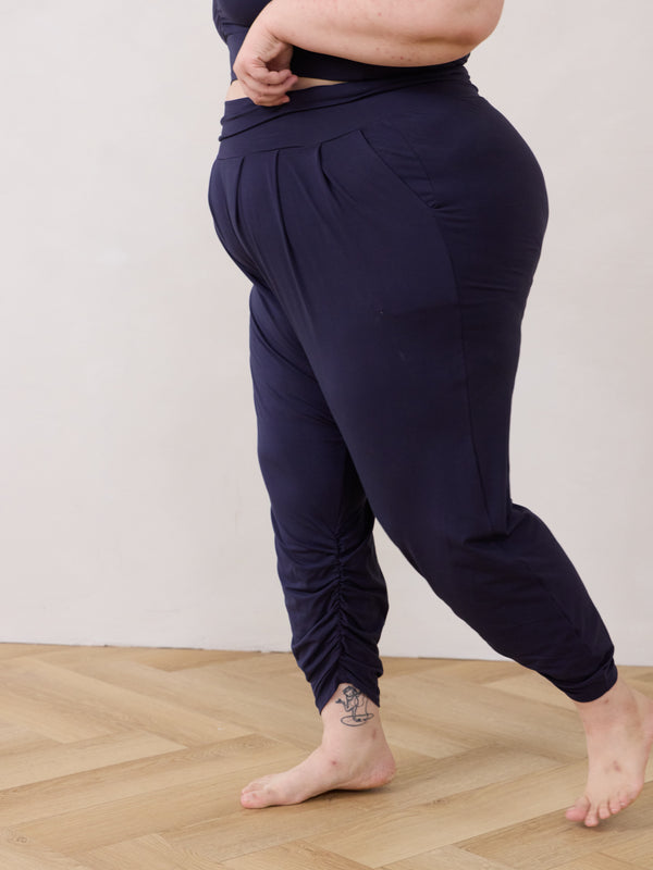 Ink Free Label Sunday Crop, best bamboo pant for plus size