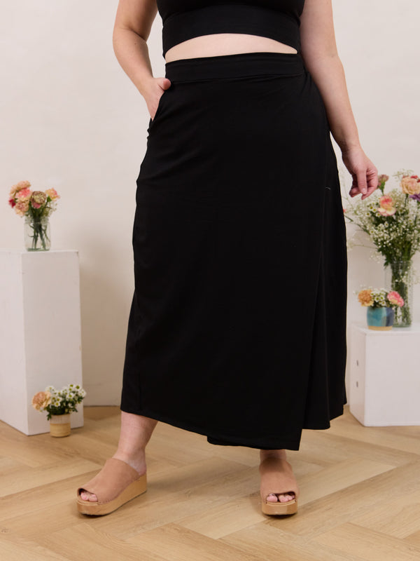 BLACK DEMI CROP