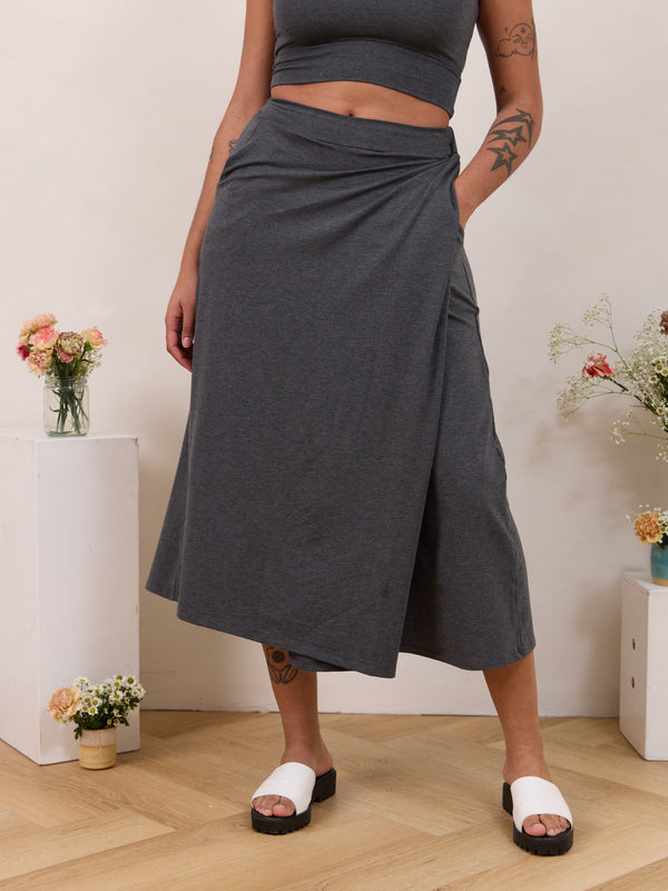 CHARCOAL DEMI CROP