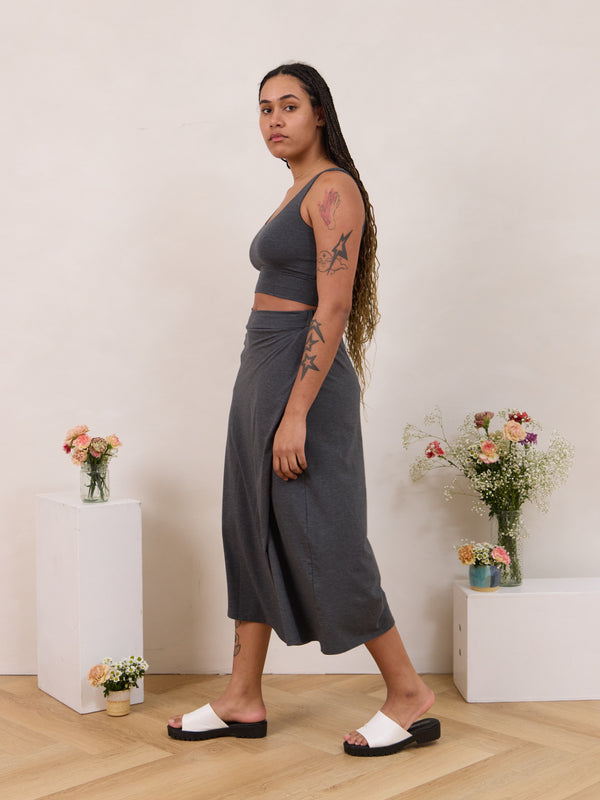 CHARCOAL DEMI CROP