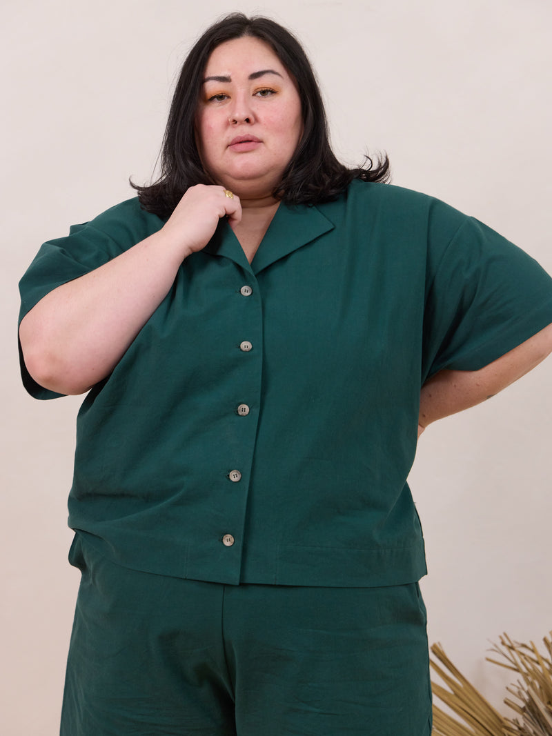 Free Label cotton crepe plus size short sleeve button up in green