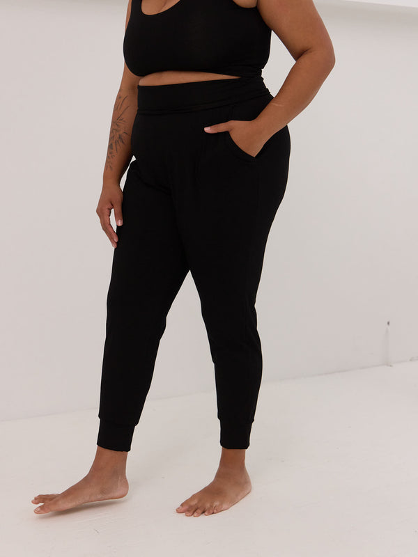 Free Label black bamboo jogger, canadian made