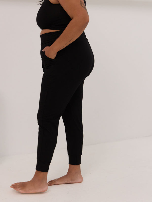 Free Label black bamboo jogger, canadian made
