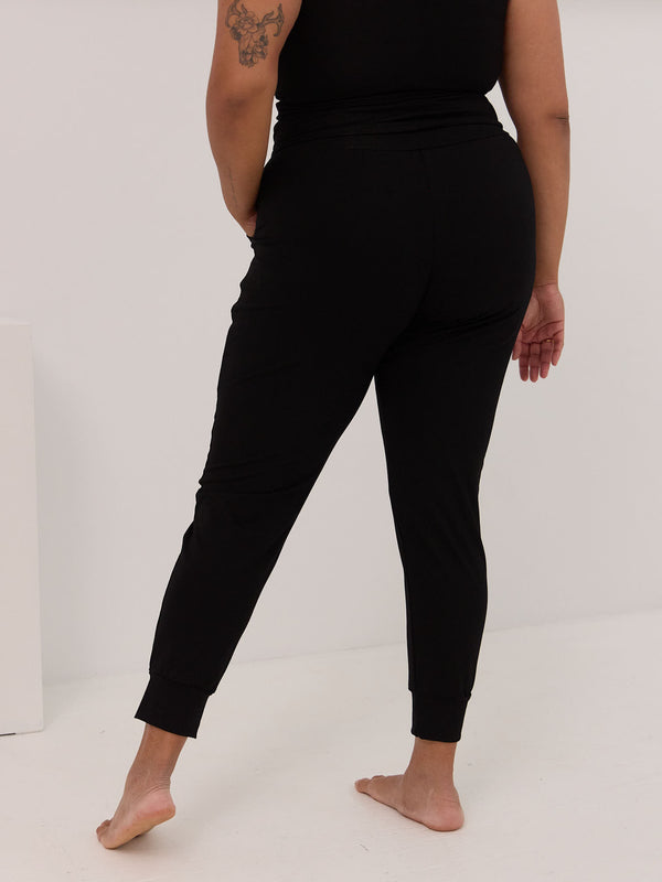 Free Label black bamboo jogger, canadian made