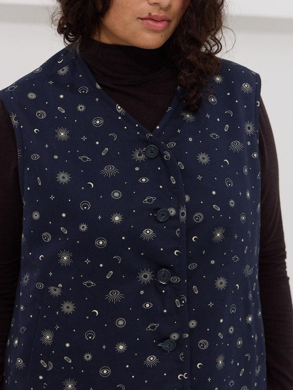 reversible organic cotton twill and organic fleece utility vest