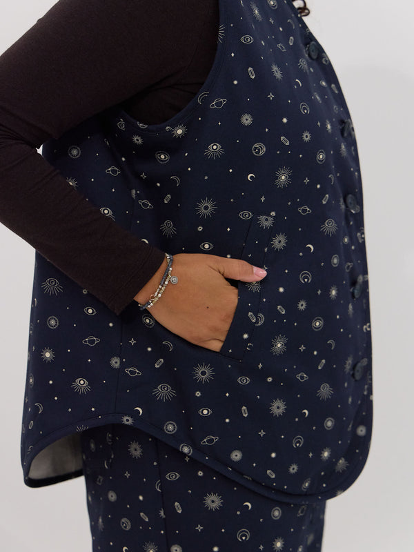 reversible organic cotton twill and organic fleece utility vest
