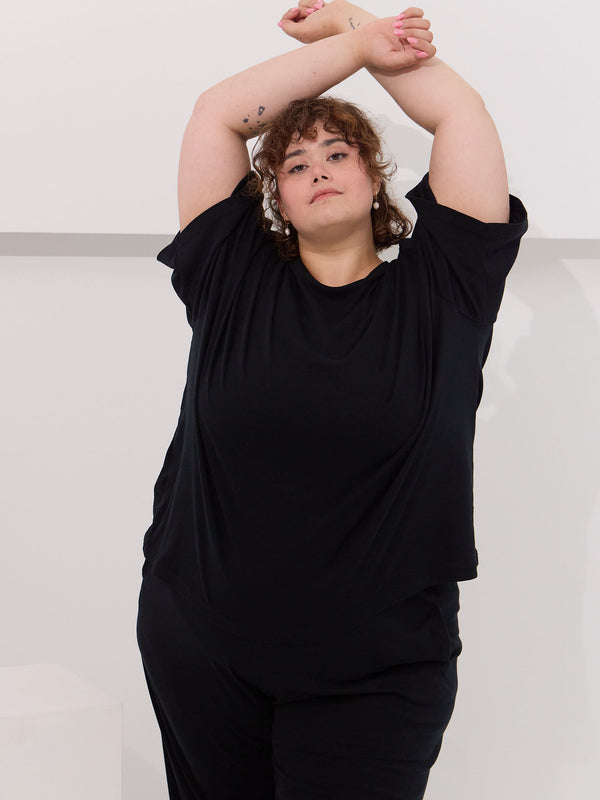 The perfect oversized tee cotton plus size black