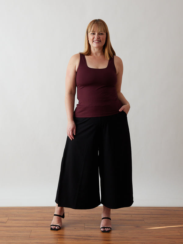 Free Label SS24 - Black Rai Crop - Size Inclusive Fashion - Made in Canada - Plus Sizes - 5X to XS - Ethical and Sustainable Fashion