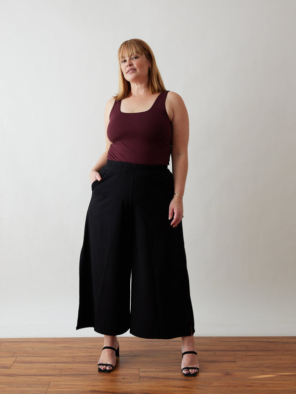 Free Label SS24 - Black Rai Crop - Size Inclusive Fashion - Made in Canada - Plus Sizes - 5X to XS - Ethical and Sustainable Fashion