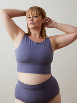 U-neck Reversable bra with built in compression in the colour pebble (purple)