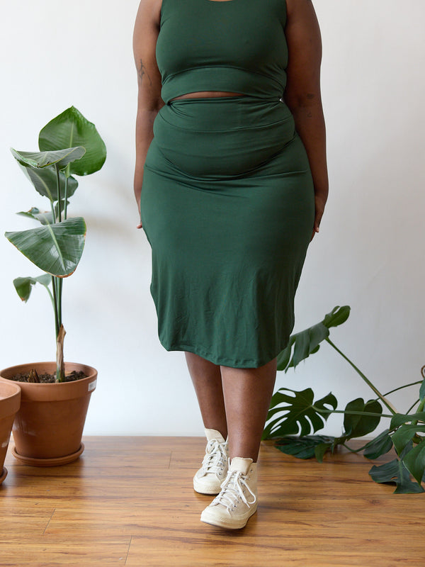 Ethical and sustainable clothing made in Canada - Skirt made in Vancouver from sustainable materials - Maxi Skirt in bamboo - plus size - size inclusive 