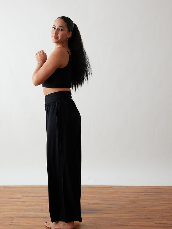 Free Label SS24 Friday Pant - Black - Size Inclusive - Ethical Fashion - Made in Canada - Plus Size Sustainable Fashion - comfortable black pant made in canada - ethical navy pant made in canada - made in canada sets - flowy black pant made in canada - matching black set made in canada