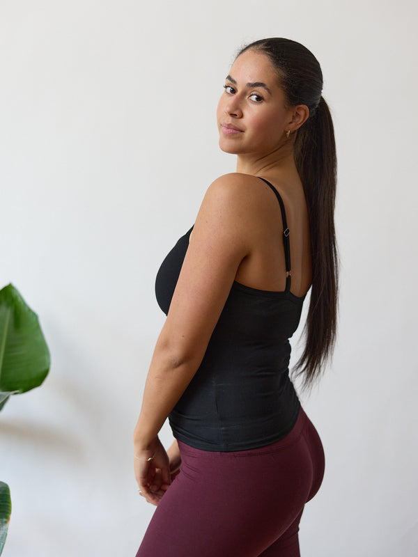 Tank top with adjustable straps - Sustainably made tank top Vancouver - Free Label clothing - Size inclusive 