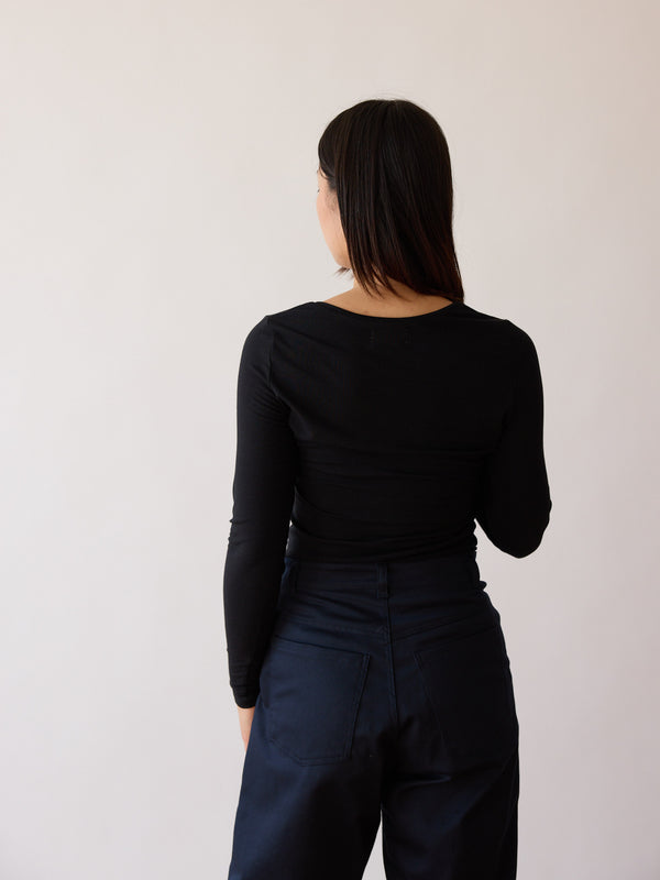 Fall fashion Staple -Black Squareneck Top - Bailey Long Sleeve - Free Label FW22 - Ethical and Sustainable Manufacturing - Size Inclusive - Made in Canada 