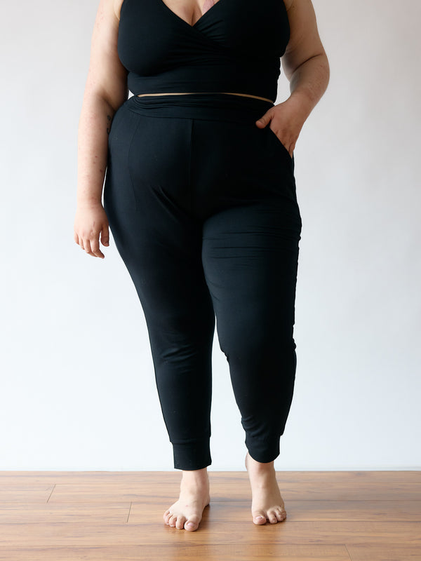 BLACK FIR JOGGER