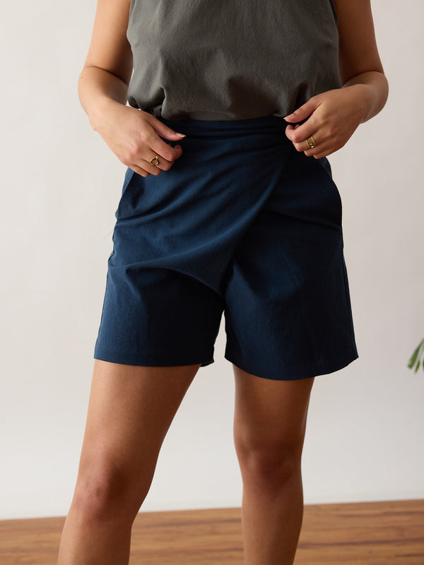 NAVY COTTON CREPE REESE SHORT