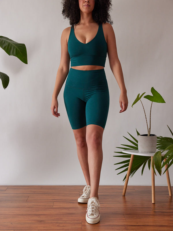 MADE WITH SUSTAINABLE BAMBOO FABRIC